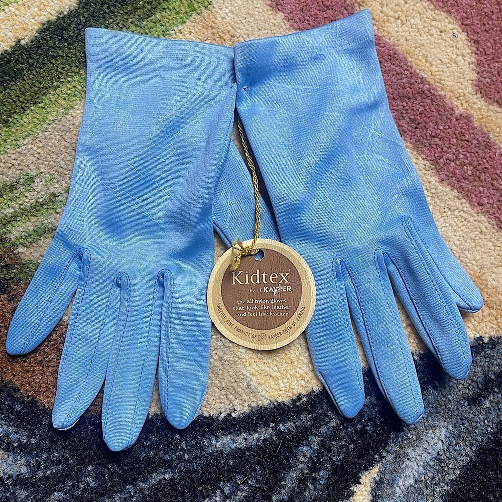 VINTAGE GLOVES POWDER BLUE